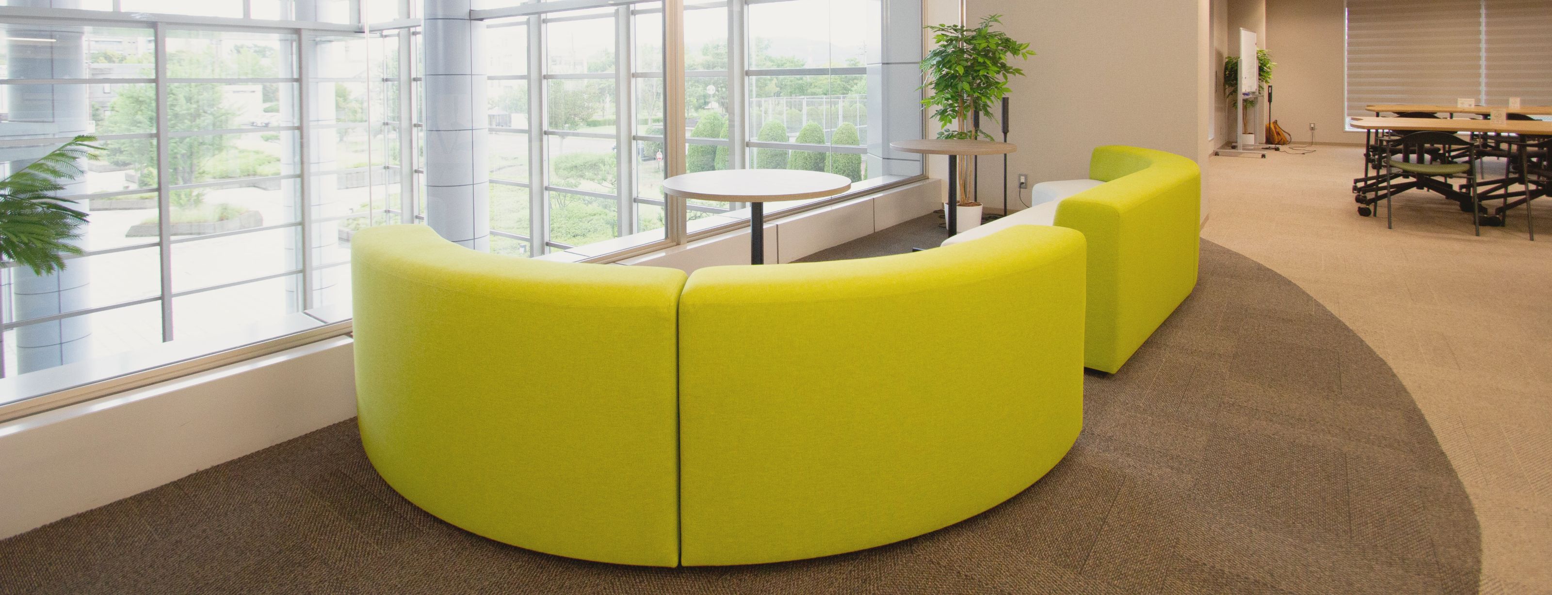 コワーキングスペース ソファコーナー写真